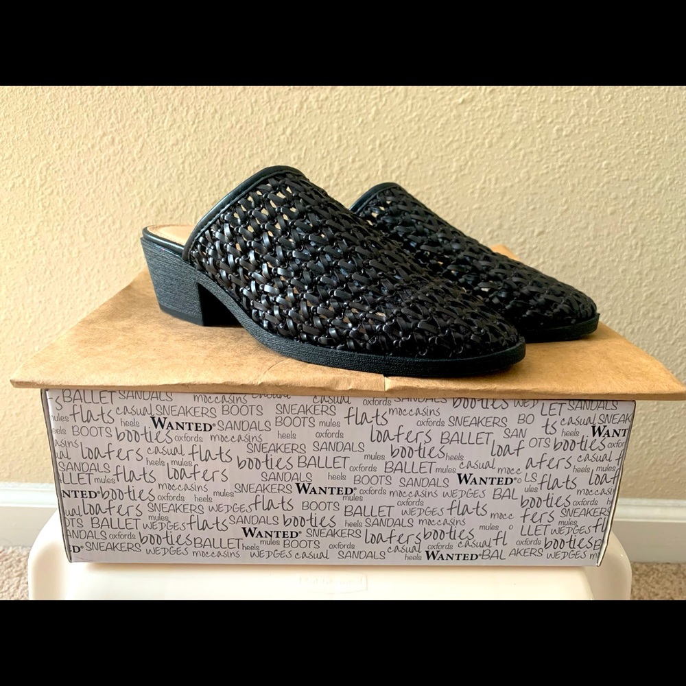 Women’s Wanted Mules Slip-On Closed Toe Black 6 M
